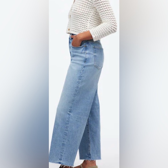 Madewell| The Curvy Perfect Vintage Wide-Leg Crop Jean - Picture 3 of 7